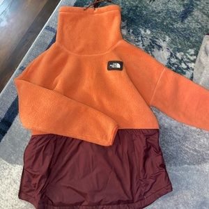 women’s L Northface fleece